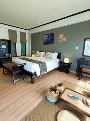 Deluxe Pool View | Ropa de cama de alta calidad, caja fuerte, escritorio