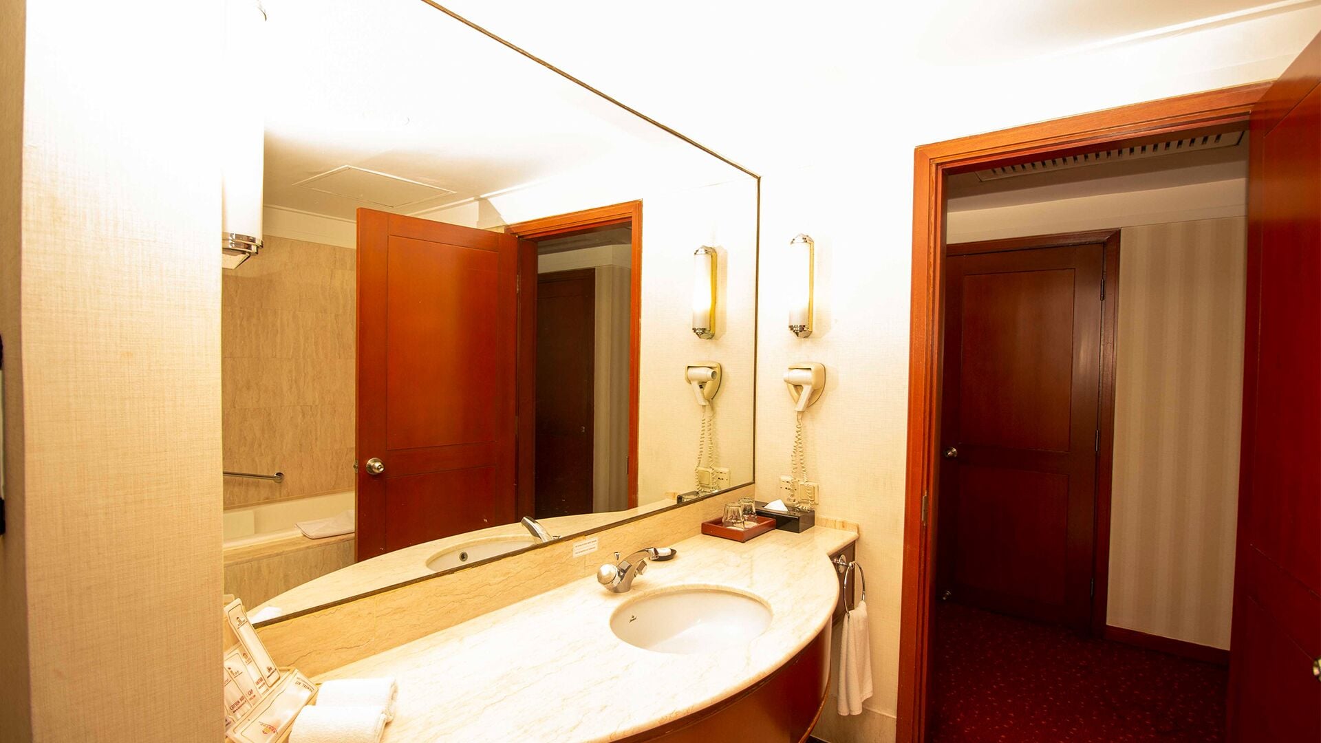 Foto - Redtop Hotel & Convention Center