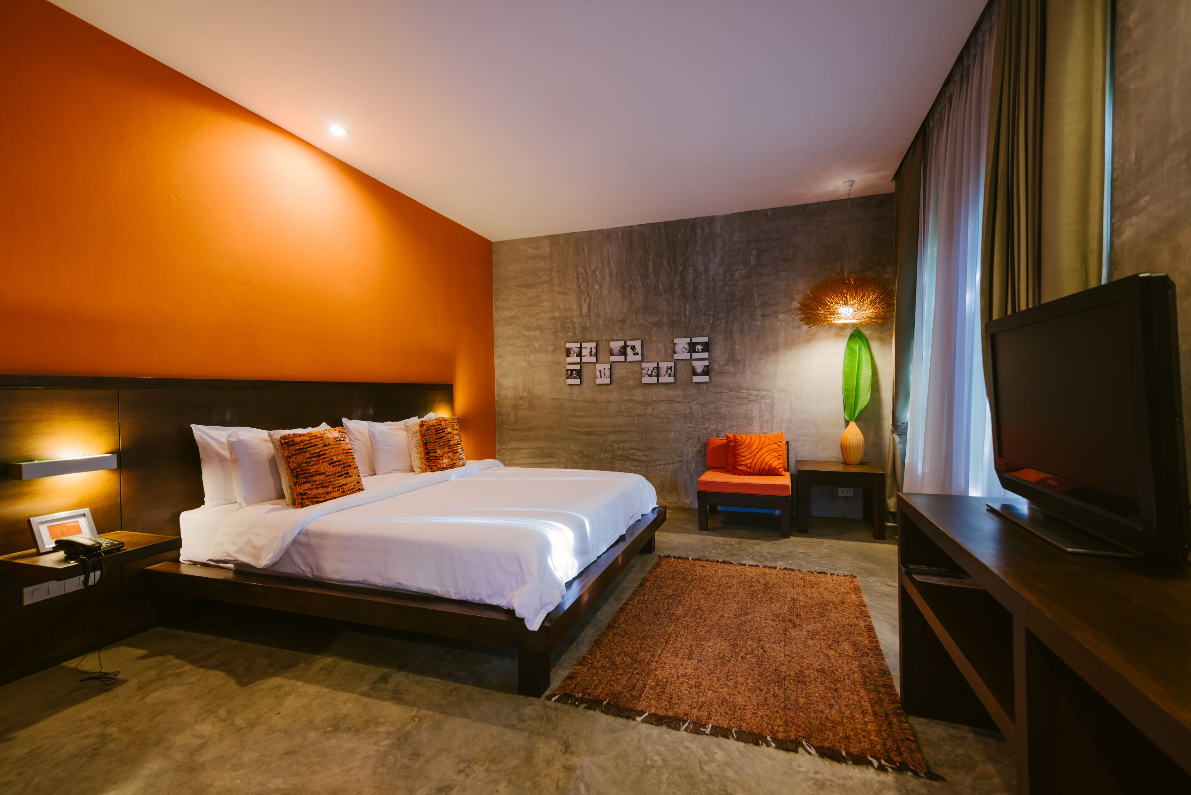 deluxe double room | 1 bedroom, minibar, in-room safe, desk
