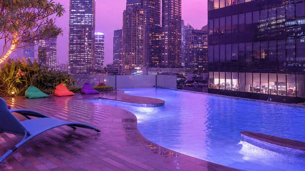Piscina infinita