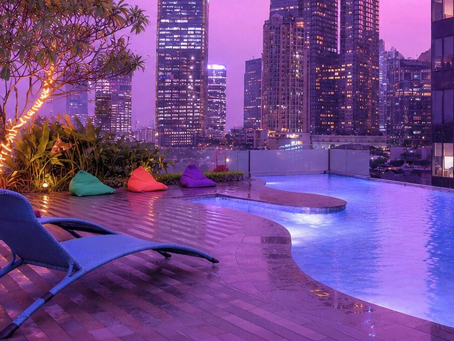Outdoor pool, sun loungers