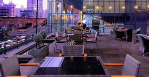 Outdoor dining - Manhattan Hotel Jakarta (Jakarta)