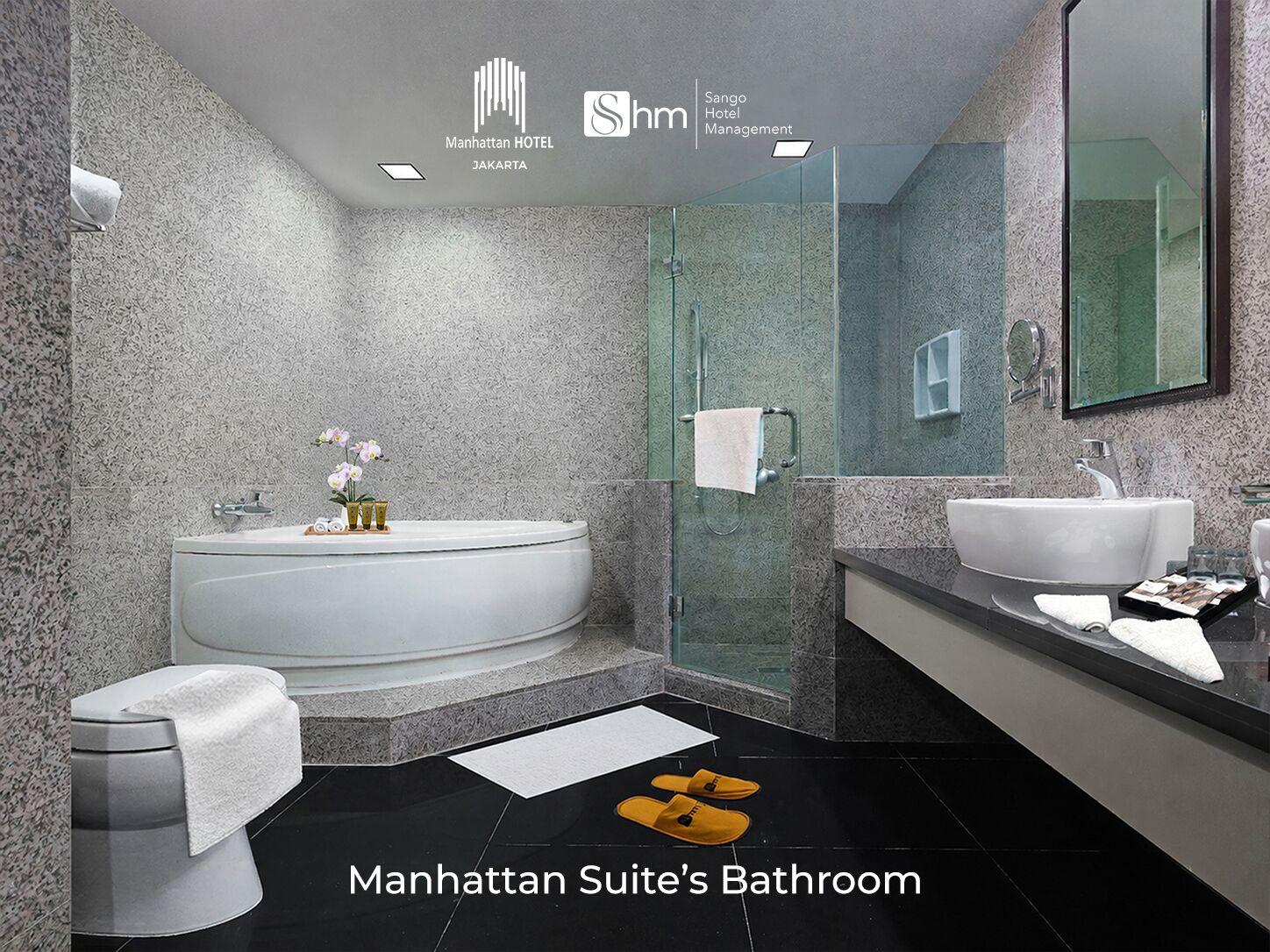 Suite (Manhattan) | Salle de bain | Articles de toilette (gratuits), pantoufles, serviettes fournies, savon