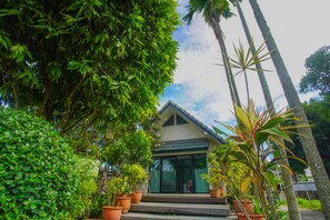 Fridge, coffee/tea maker, electric kettle - Sang Serene House (Chiang Mai)