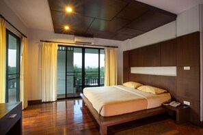 Studio | Individually decorated, desk, free WiFi, bed sheets - Sang Serene House (Chiang Mai)