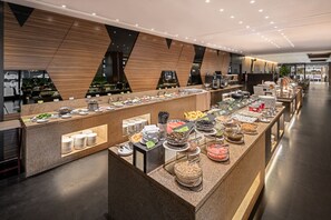 Daily buffet breakfast (TWD 660 per person) - Lakeshore Hotel Hualien (Hualien City)