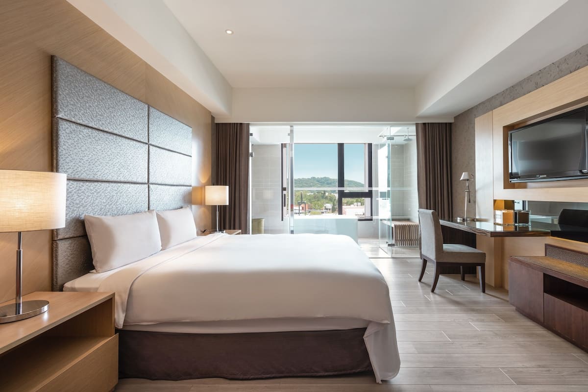 Premium-Doppelzimmer, Bergblick | 1 Schlafzimmer, Daunenbettdecken, Schreibtisch