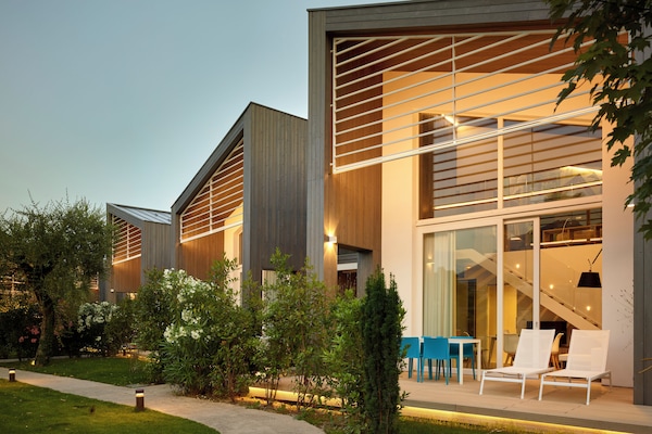 Two Bedroom Bungalow | Terrace/patio
