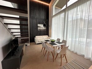 Family Studio | Living area | Flat-screen TV - Garda Sporting Club Hotel (Riva del Garda)