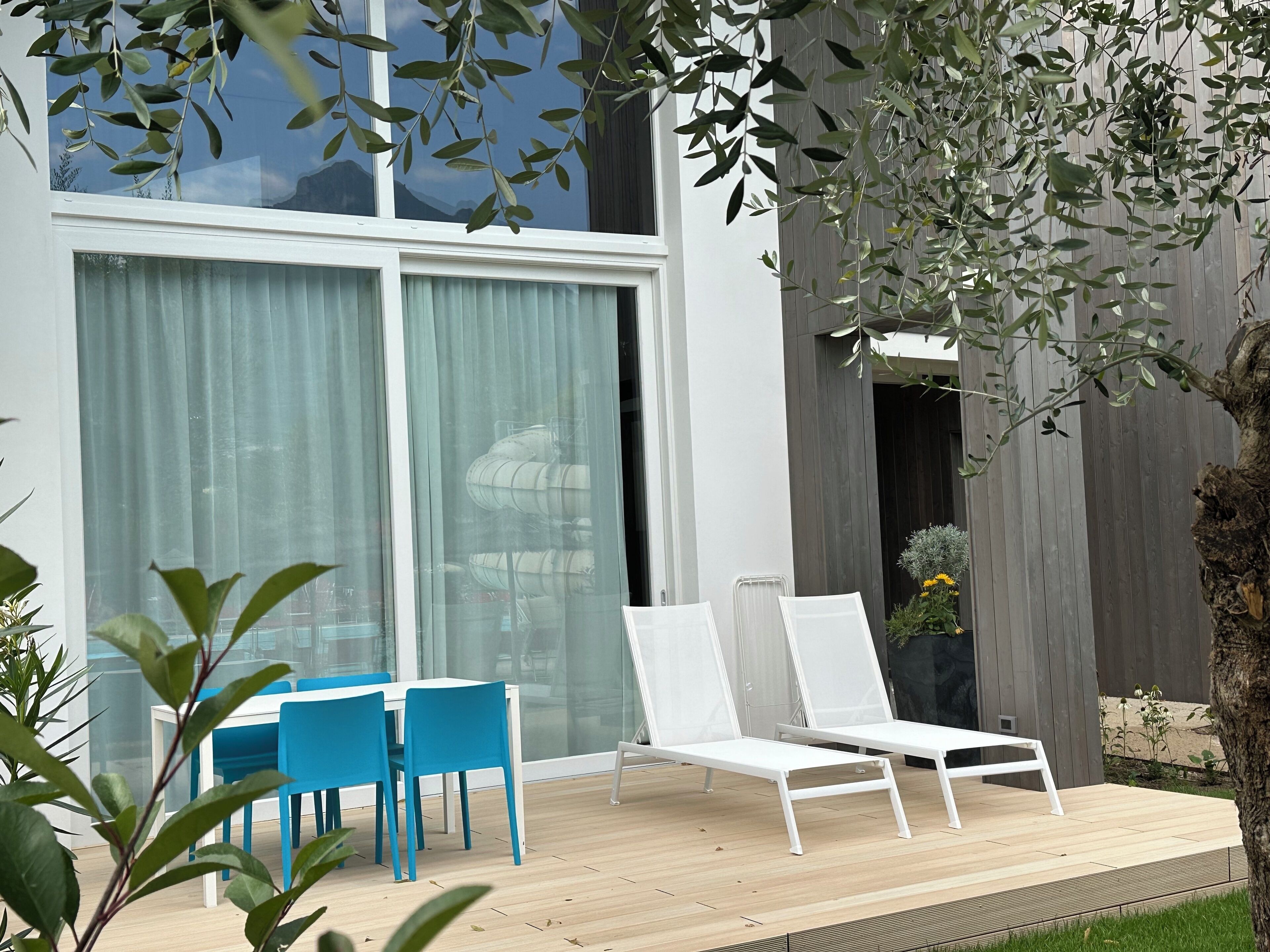 family studio | terrace/patio