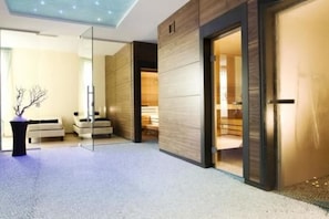 Sauna, steam room, Turkish bath/hammam, body treatments