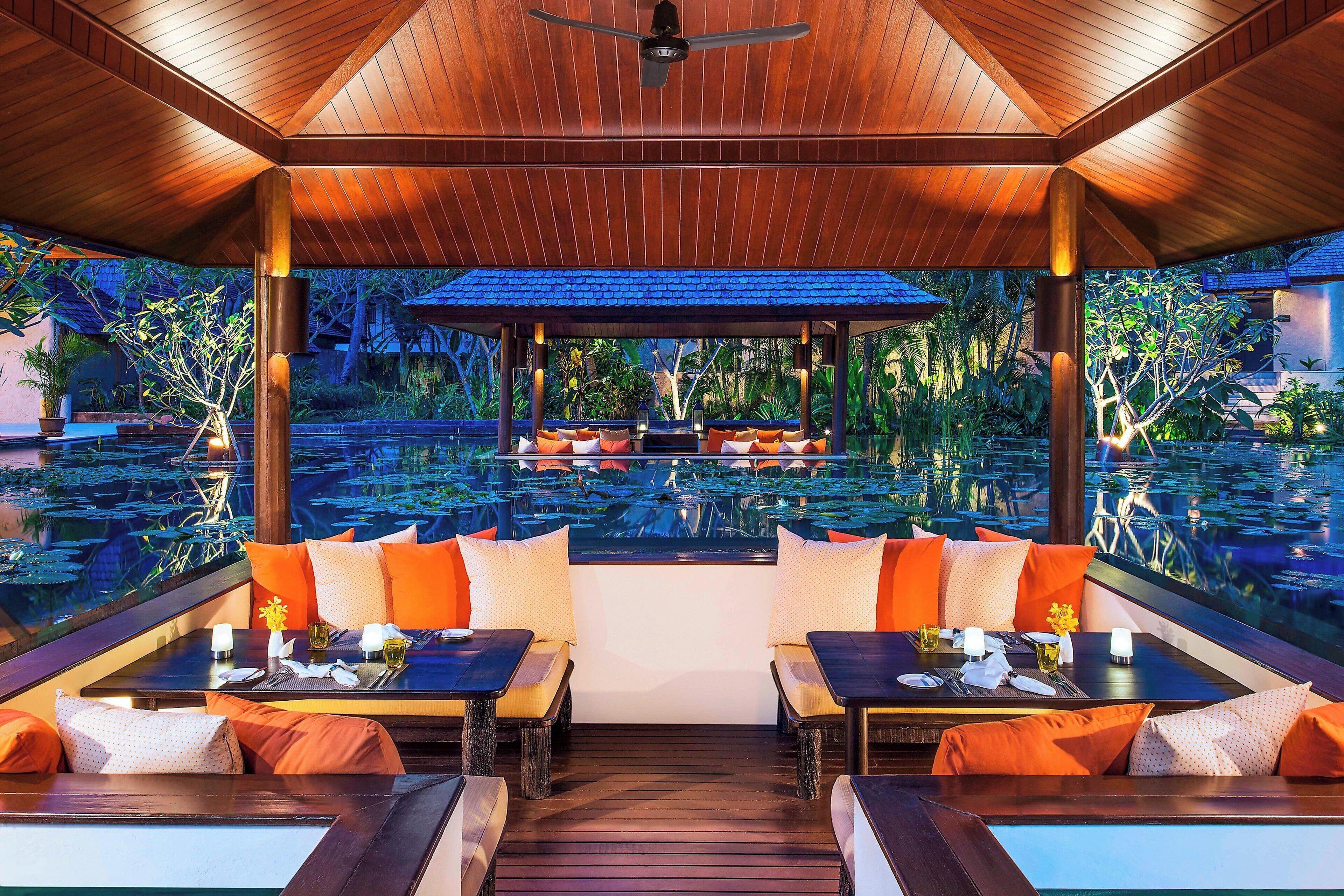 breakfast, lunch served; international cuisine, al fresco dining