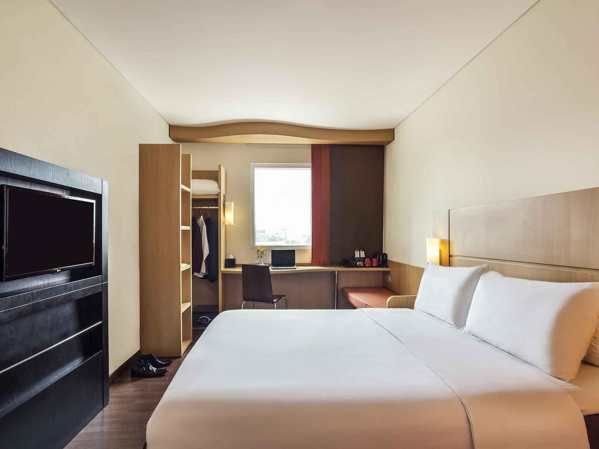 In-room safe, desk, laptop workspace, blackout drapes