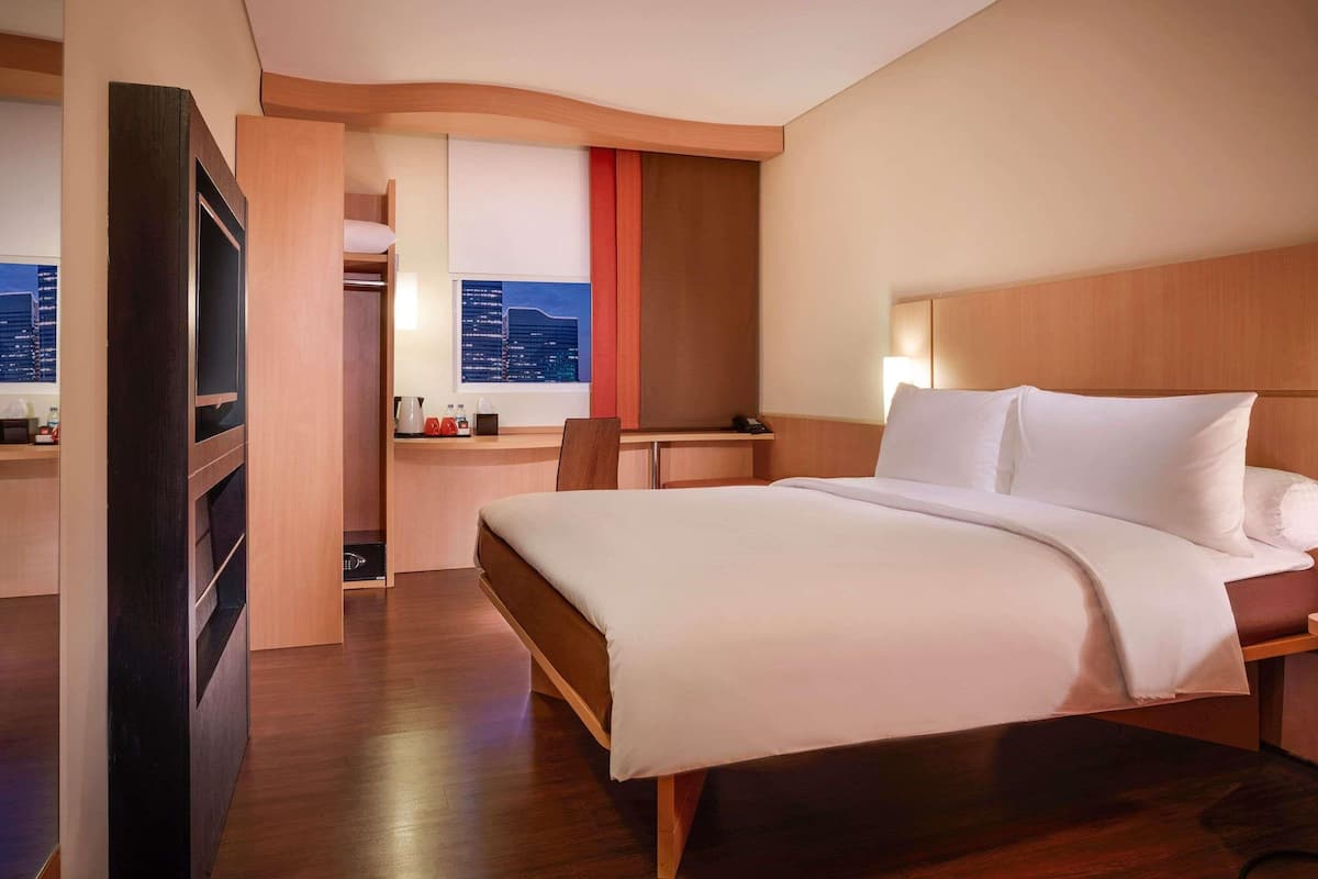 In-room safe, desk, laptop workspace, blackout drapes