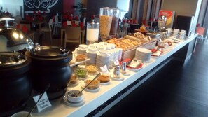 Daily buffet breakfast (IDR 100000 per person) - ibis Surabaya City Center (Surabaya)