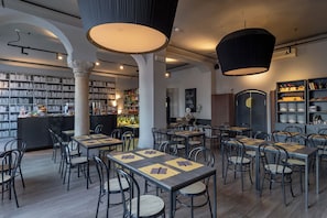 Päivittäinen buffetaamiainen (10 EUR per henkilö)