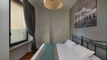 Cofres nos quartos, escrivaninha, berços (sobretaxa), Wi-Fi de cortesia
