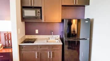 Fridge, microwave, stovetop, coffee/tea maker
