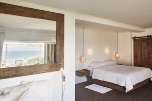 Junior Suite | Premium bedding, down comforters, minibar, in-room safe