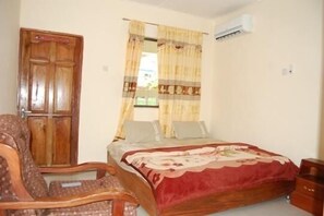 Minibar, iron/ironing board, free WiFi, bed sheets - Konkon Wonderland (Bawjiase)