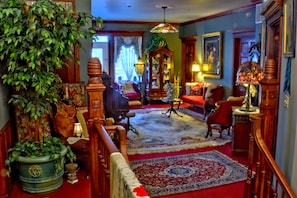 Interior detail - Big Yellow Inn (Cedar City)