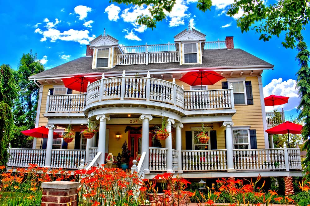 Big Yellow Inn