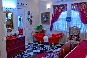 مغطس/حوض استحمام عميق