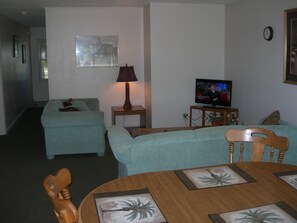 Villa, Multiple Beds | In-room dining - Baneberry Golf and Resort (White Pine)