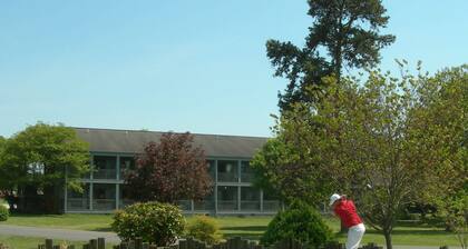 Baneberry Golf and Resort