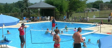 Outdoor pool, open 10 AM to 6 PM, pool umbrellas, sun loungers