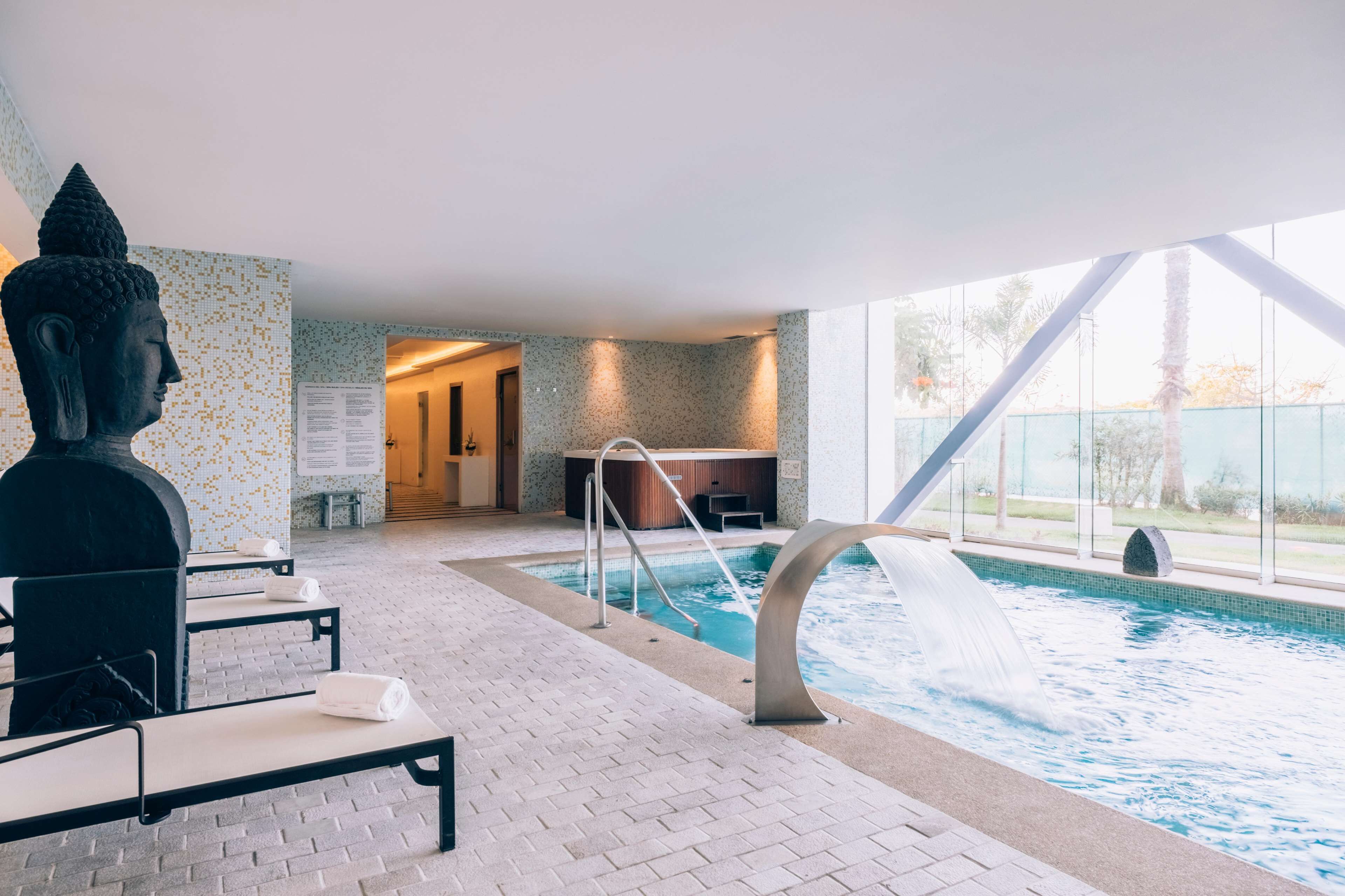 Couples treatment rooms, sauna, hot tub, steam room, Turkish bath