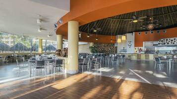 Desayuno buffet incluido todos los días