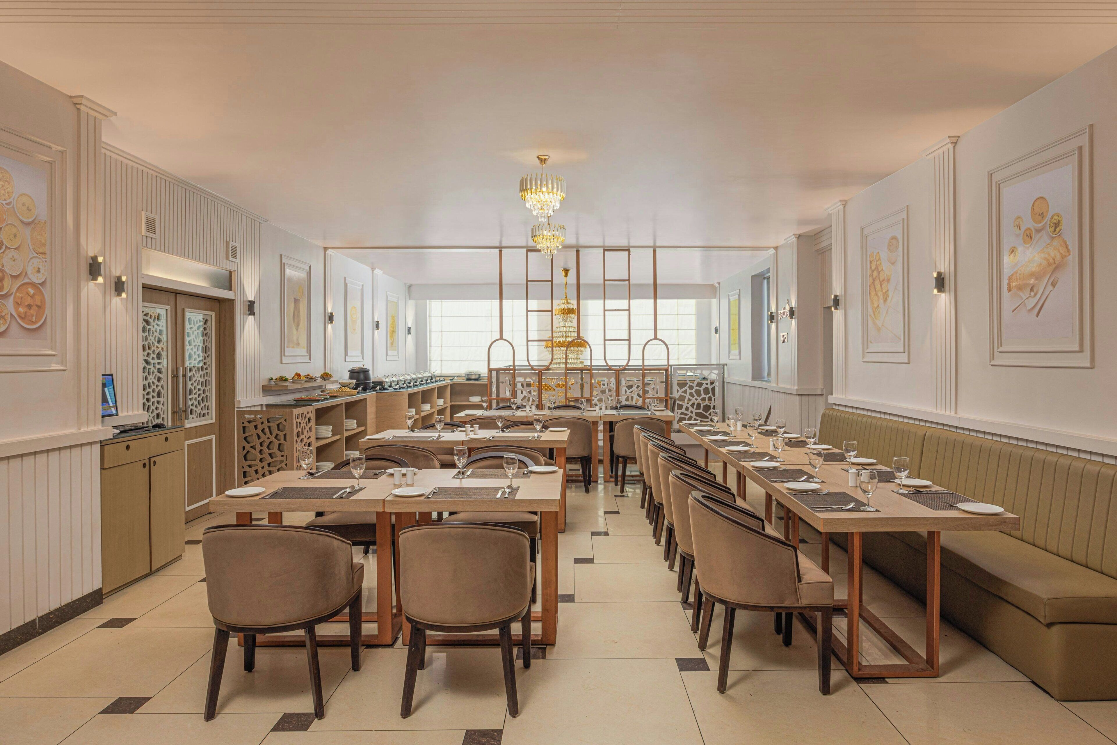 2 restaurantes; se sirven desayunos, almuerzos, cenas y brunches