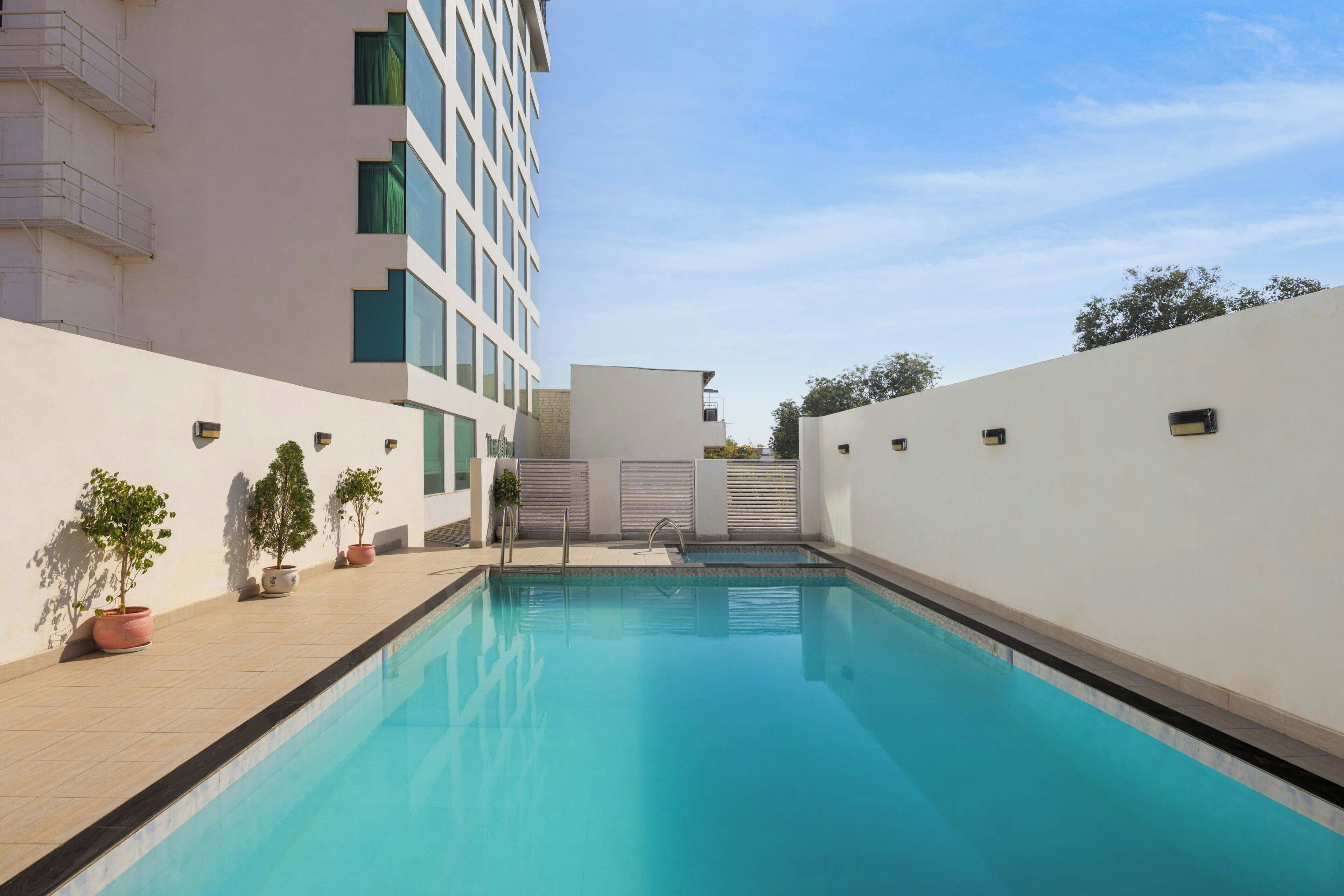 Una piscina cubierta