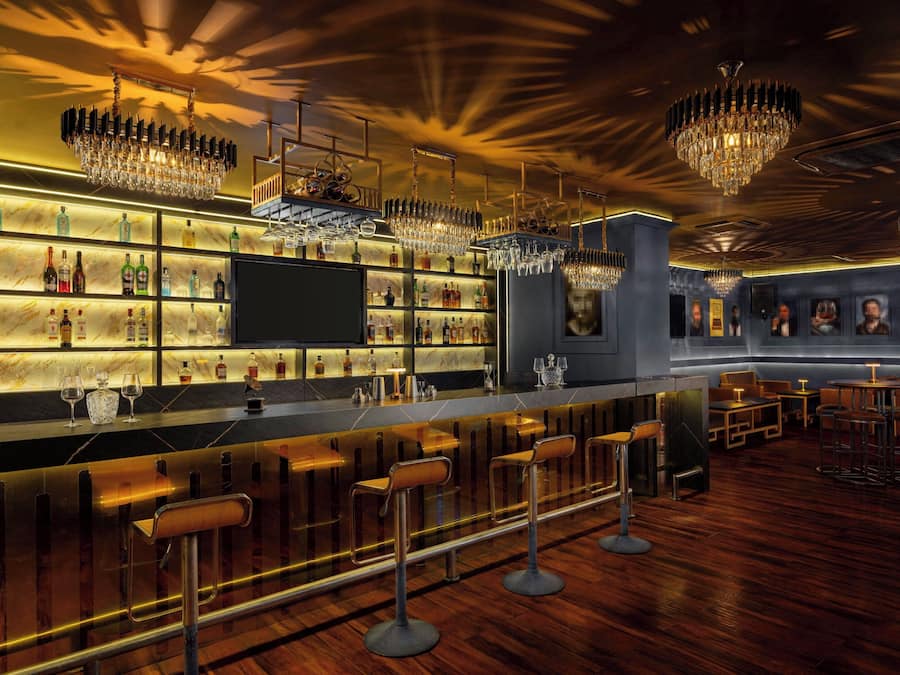 Bar (en la propiedad)