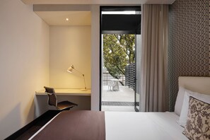 In-room safe, desk, laptop workspace, free WiFi - Hotel Exe Bacata 95 (Bogotá)