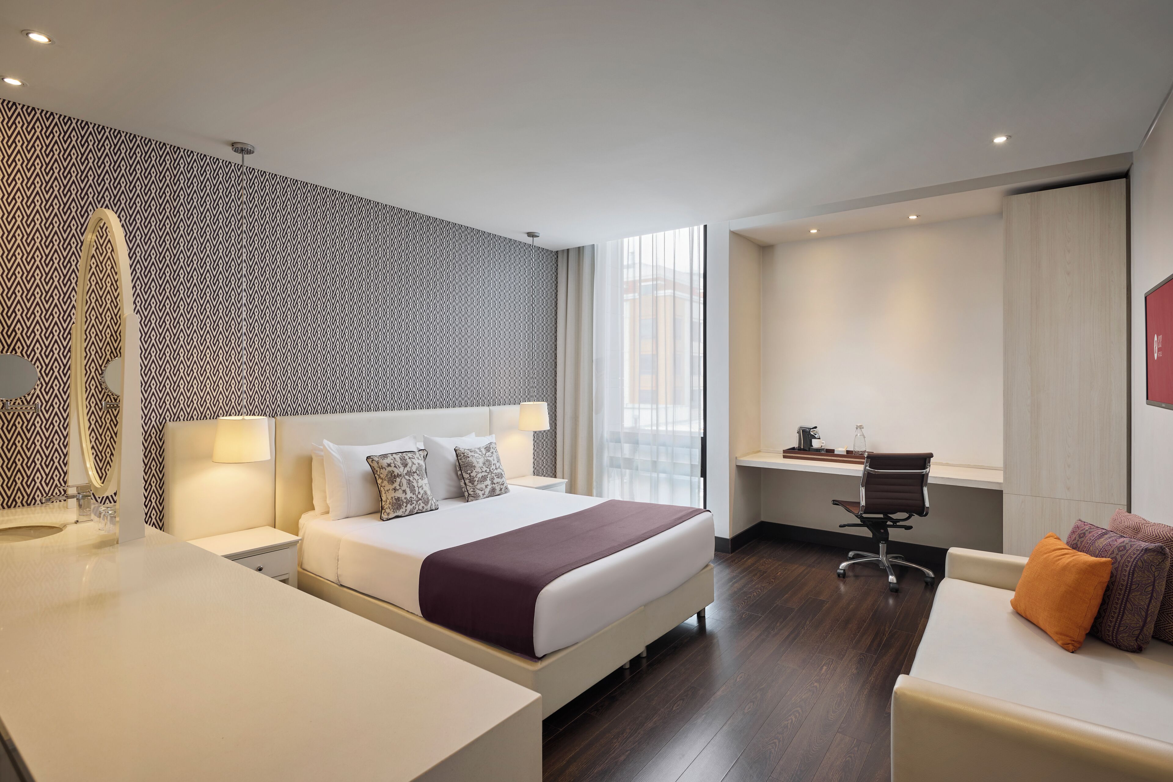 in-room safe, desk, laptop workspace, free wifi