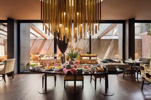 Daily buffet breakfast (COP 55000 per person)
