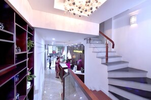 Staircase - Hanoi Avatar Hotel (Hanoi)