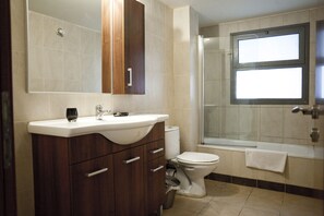 Bathroom - Sunshine Suites (Tel Aviv)