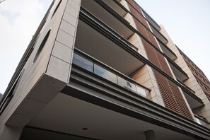 Front of property - Sunshine Suites (Tel Aviv)