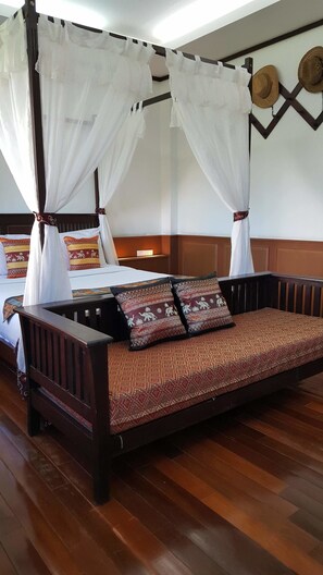 Desk, free WiFi, bed sheets - Ping Phu Place (Chiang Mai)