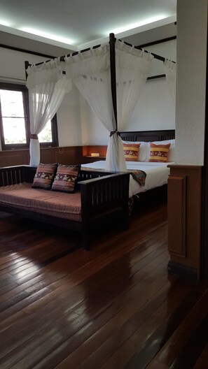 Desk, free WiFi, bed sheets - Ping Phu Place (Chiang Mai)