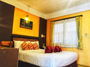 Chambre Double | Bureau, Wi-Fi gratuit, draps fournis