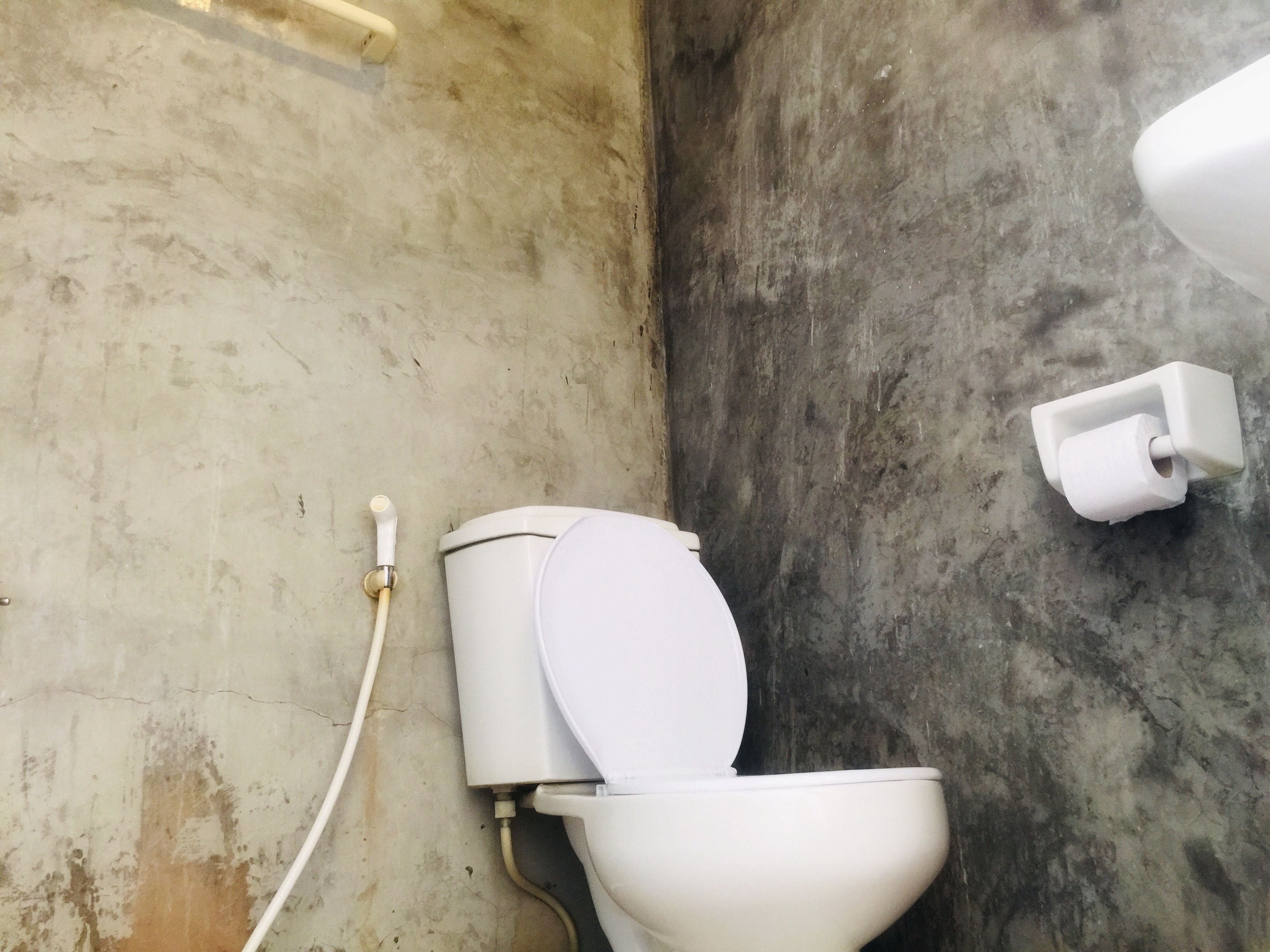 shower, free toiletries, towels