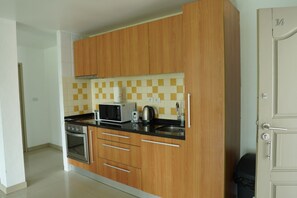 Studio Deluks, Bebas Asap Rokok | Dapur pribadi | Mesin pembuat kopi/teh