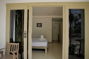 Standard Double Room | Minibar, in-room safe, iron/ironing board, free WiFi