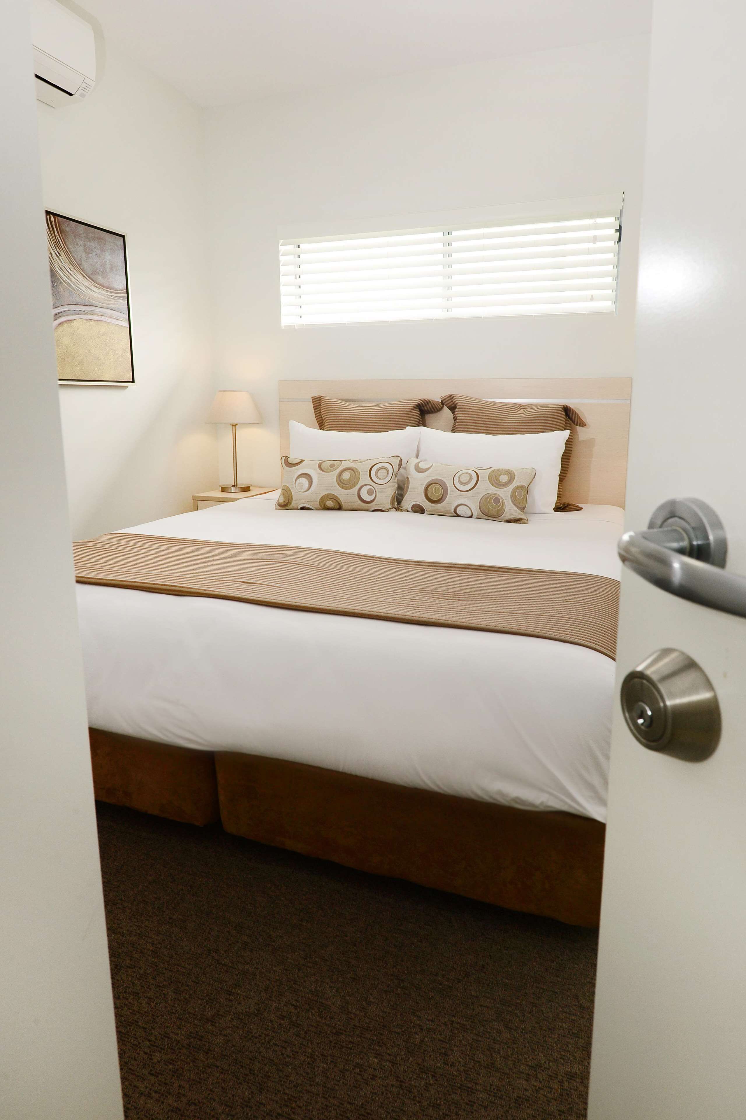 2 bedrooms, iron/ironing board, cots/infant beds, wifi