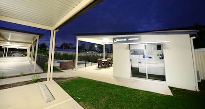 Oaks Middlemount Suites