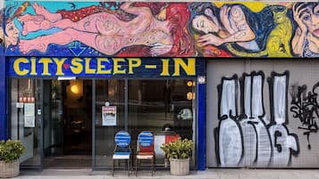 Chambre Double, salle de bains commune (Linen Excluded) | Lits bébé (gratuits), Wi-Fi gratuit